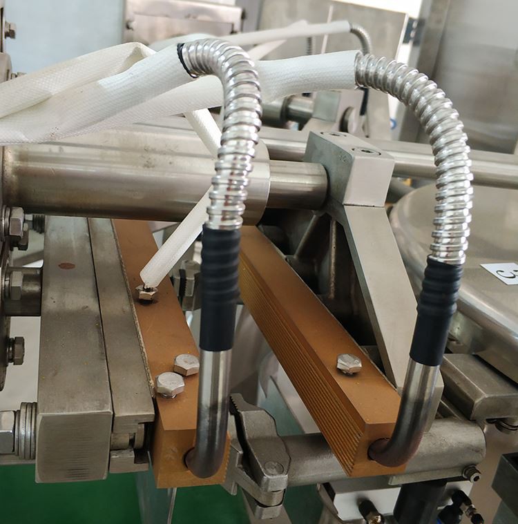 China Zipper Pouch Packing Machine